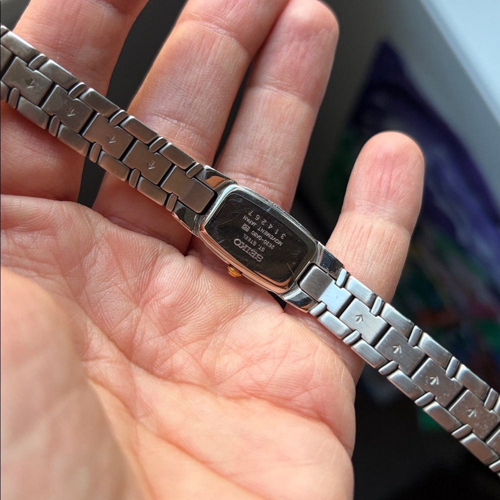 Seiko Gold and Silver Women's Watch - Picture 6 of 8